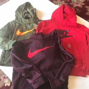 Set of three little boys Call over Nike hoodies